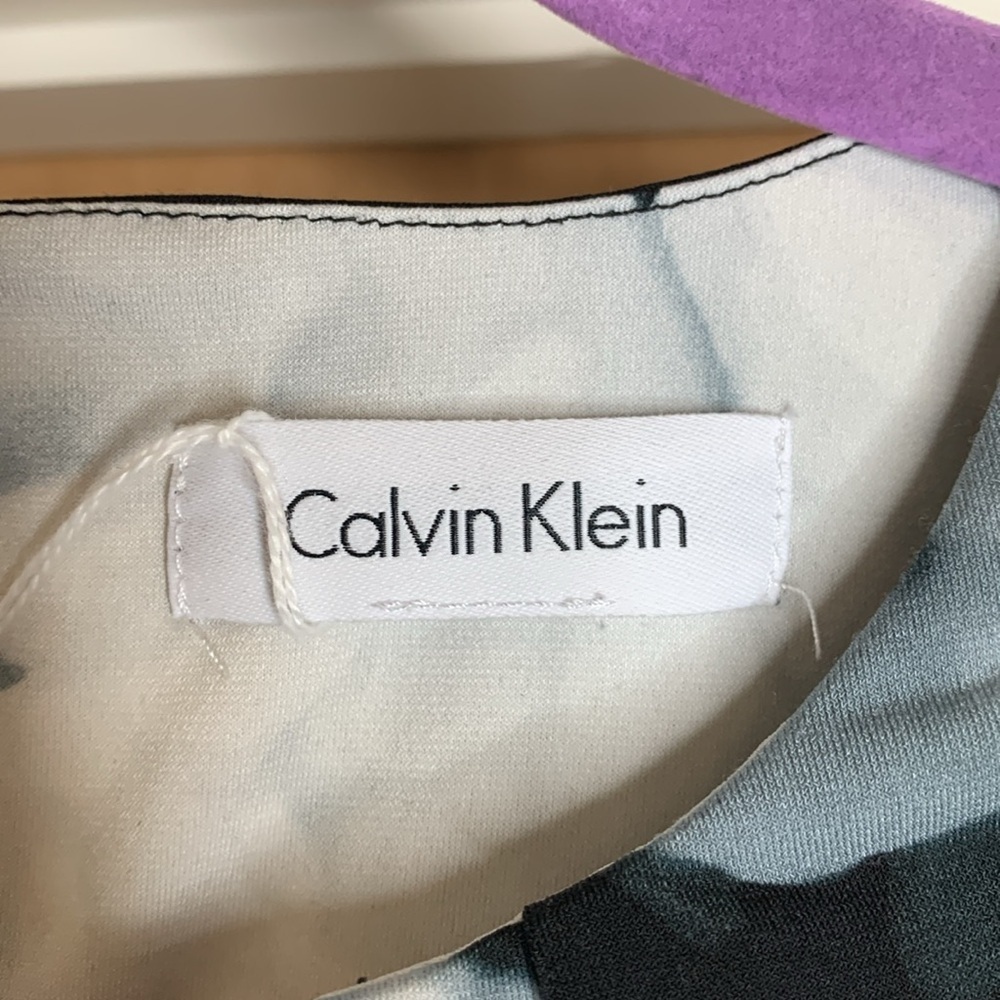 Calvin Klein Top,Size - Picture 3 of 3